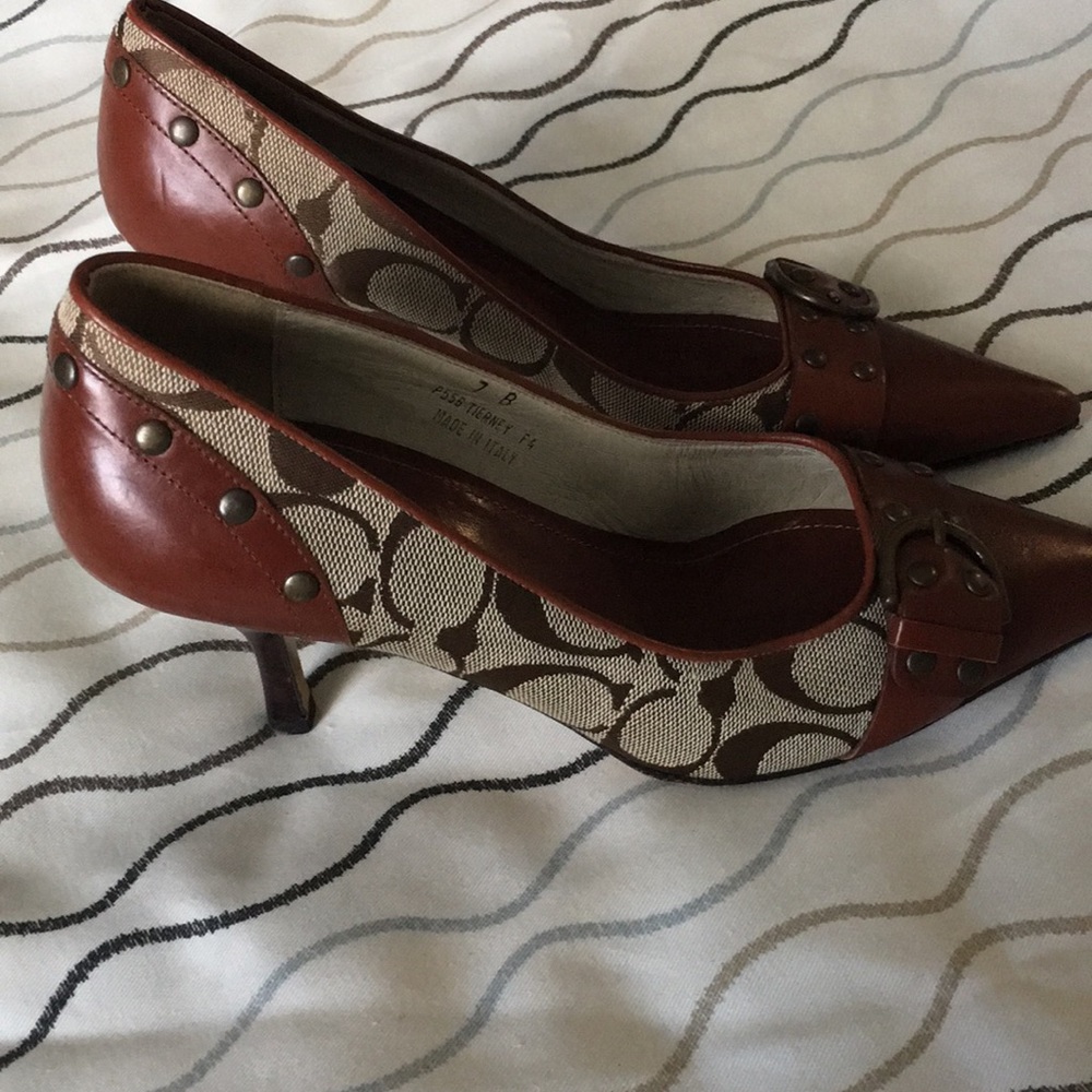 coach small heel shoe